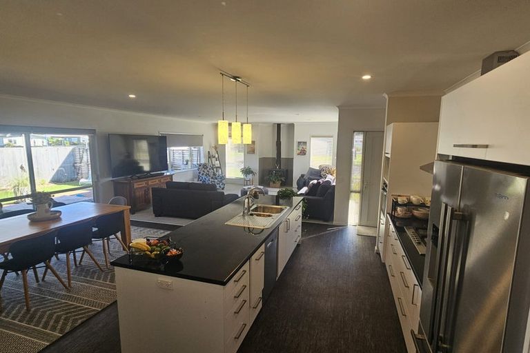 Photo of property in 340 Cook Drive, Whitianga, 3510