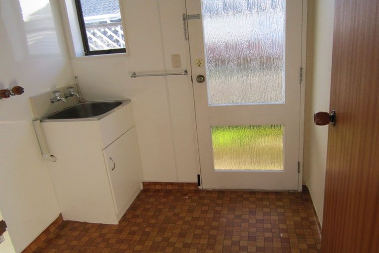 Photo of property in 50 Highbury Drive, Levin, 5510