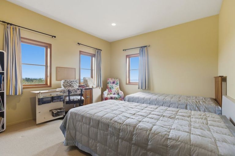 Photo of property in 1a Ngapeke Road, Welcome Bay, Tauranga, 3175