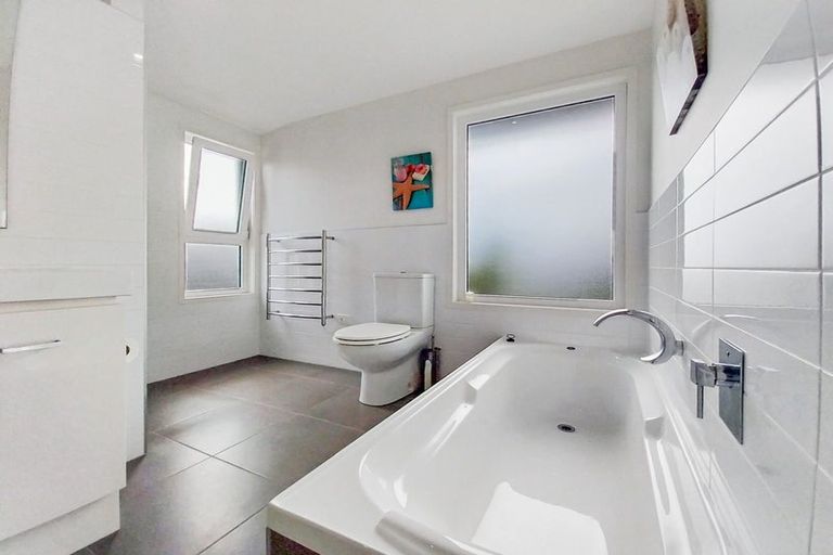 Photo of property in 61b Millen Avenue, Pakuranga, Auckland, 2010