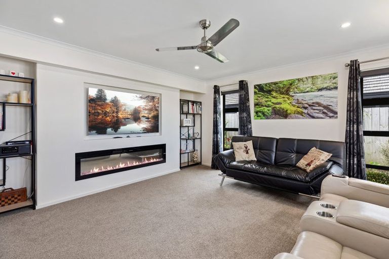 Photo of property in 27 Leet Crescent, Papamoa Beach, Papamoa, 3118