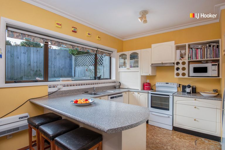 Photo of property in 39 Shandon Road, Vauxhall, Dunedin, 9013