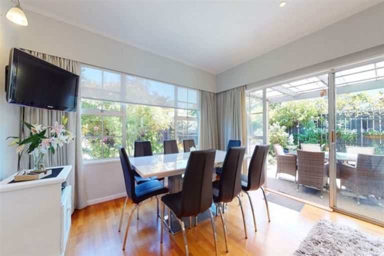 Photo of property in 14a Norton Park Avenue, Fairfield, Lower Hutt, 5011