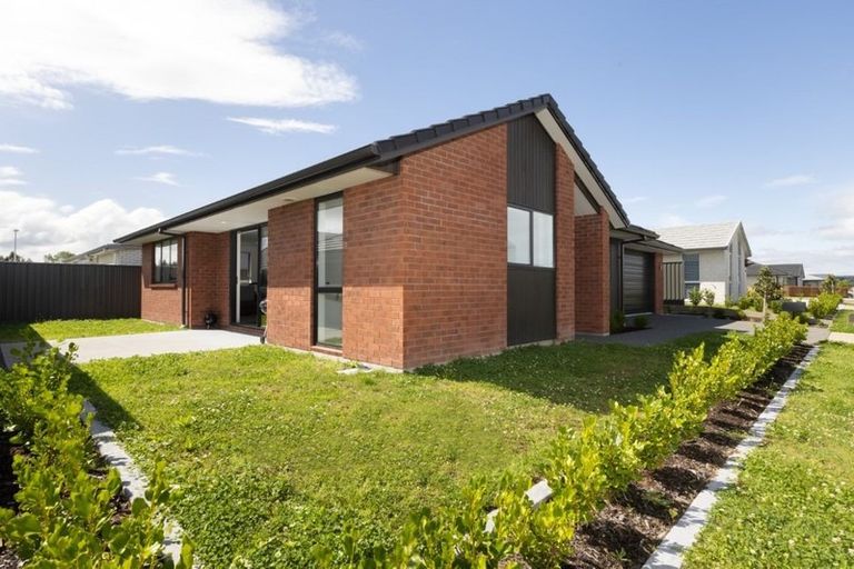 Photo of property in 33 Taffe Crescent, Pyes Pa, Tauranga, 3112