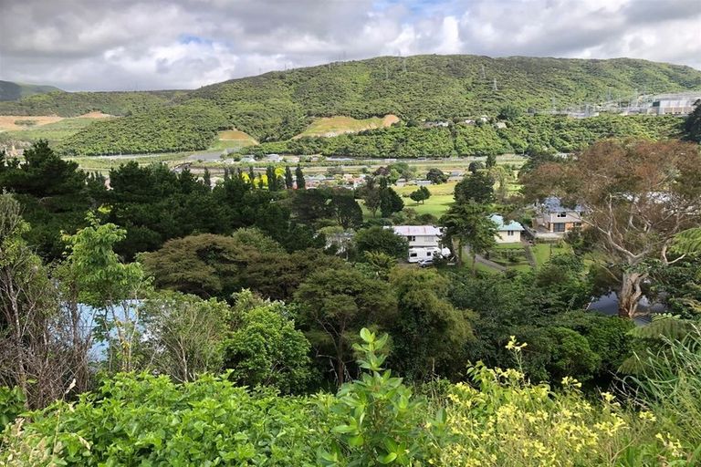 Photo of property in 8 Castle Crescent, Stokes Valley, Lower Hutt, 5019