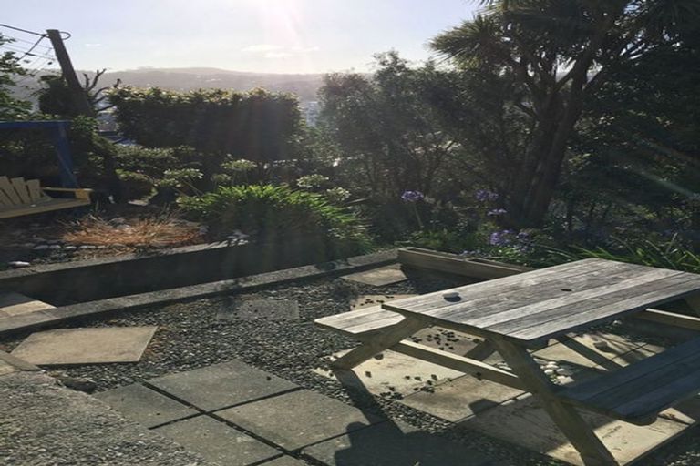 Photo of property in 7 Mcintyre Avenue, Mount Victoria, Wellington, 6011