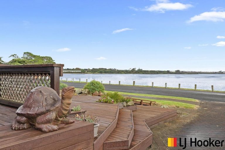 Photo of property in 22 Rangiwhea Road, Waiuku, 2123