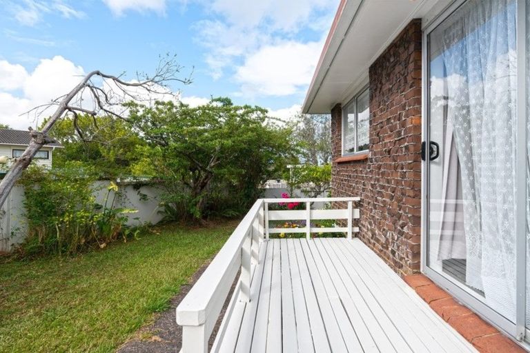 Photo of property in 2/27 Spence Road, Henderson, Auckland, 0612
