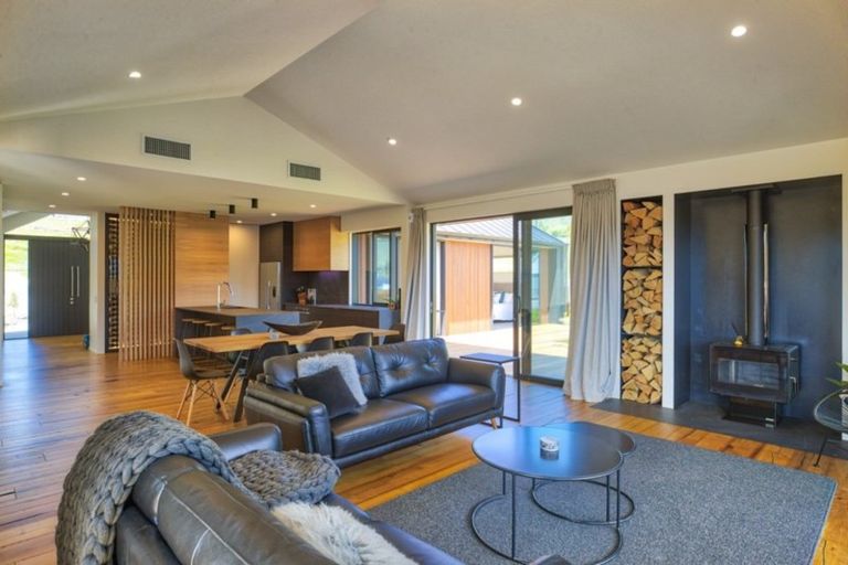 Photo of property in 3 Little Alpha Loop, Wanaka, 9305