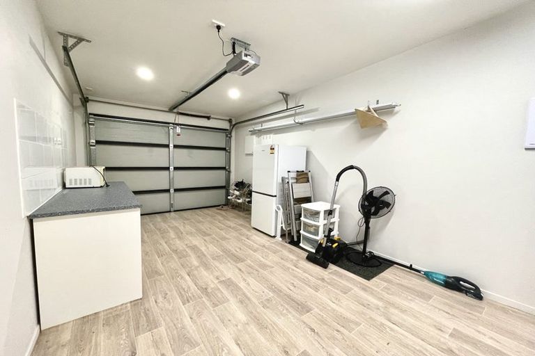 Photo of property in 23 Liberation Road, Papakura, 2110