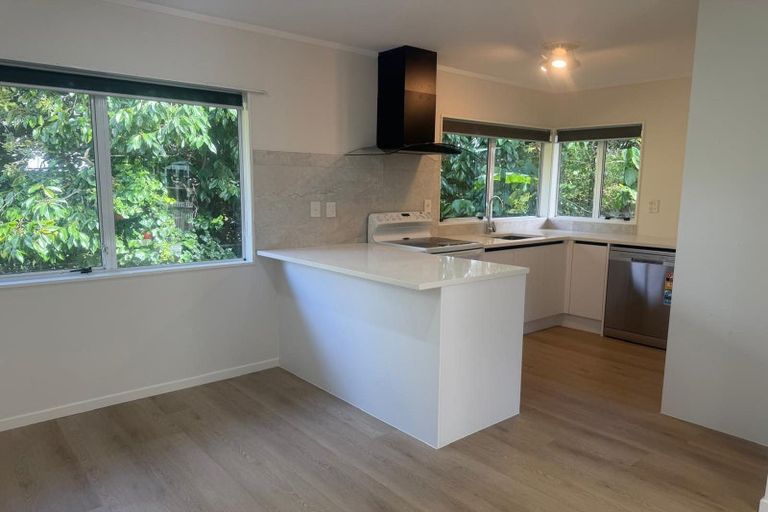 Photo of property in 131c View Road, Sunnyvale, Auckland, 0612