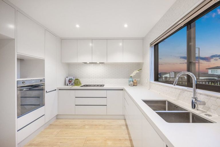 Photo of property in 2 James Mcleod Way, Silverdale, 0932