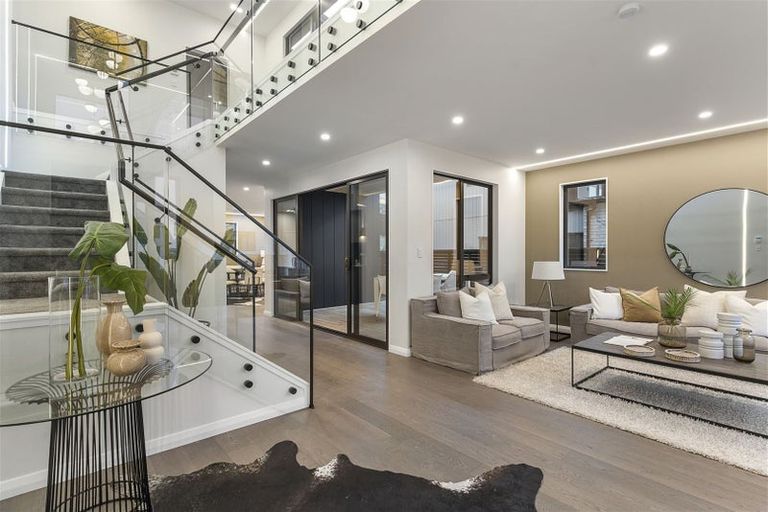 Photo of property in 8 Kumukumu Road, Long Bay, Auckland, 0630