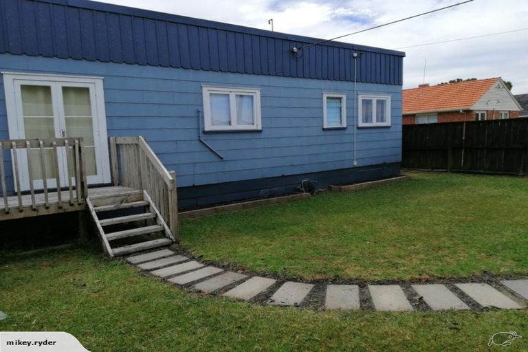 Photo of property in 35 Metcalfe Road, Ranui, Auckland, 0612