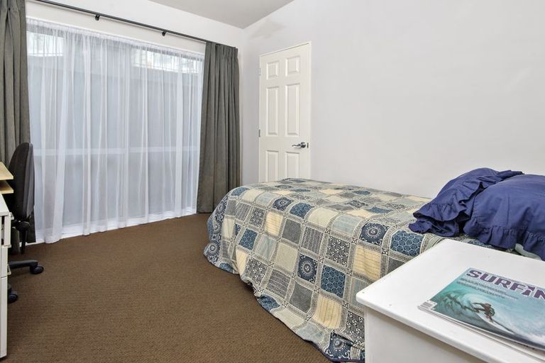 Photo of property in 4a Barberton Terrace, Red Hill, Papakura, 2110