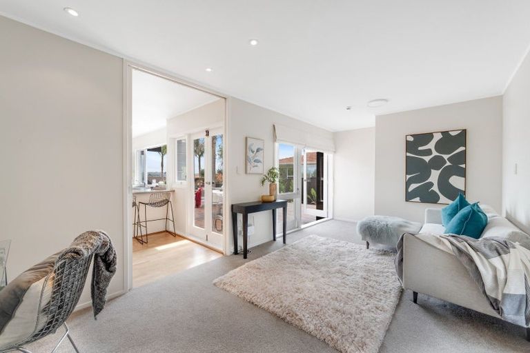 Photo of property in 22 Andrea Place, Sunnyhills, Auckland, 2010