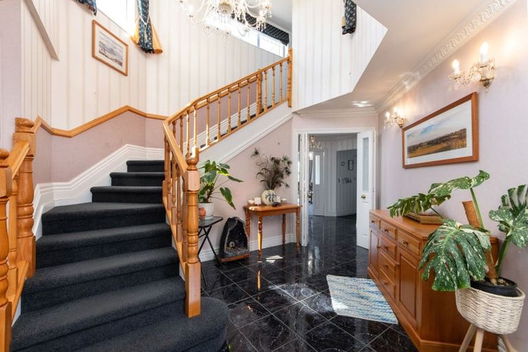 Photo of property in 48 Cherub Place, West Harbour, Auckland, 0618