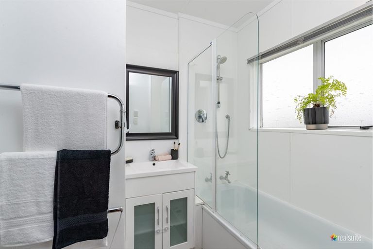 Photo of property in 3 Bobstay Lane, Whitby, Porirua, 5024