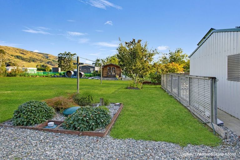 Photo of property in 8 Westoe Street, Waikaia, 9778