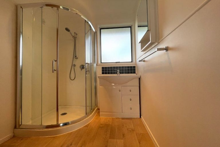 Photo of property in 14 Kereru Place, Half Moon Bay, Auckland, 2012