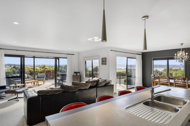 Photo of property in 2 Cherry Lane, Acacia Bay, Taupo, 3330