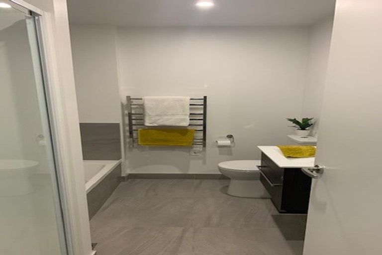 Photo of property in 16 Rua Kai Way, Brooklyn, Wellington, 6021