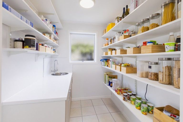 Photo of property in 28 Higgins Street, Marewa, Napier, 4110