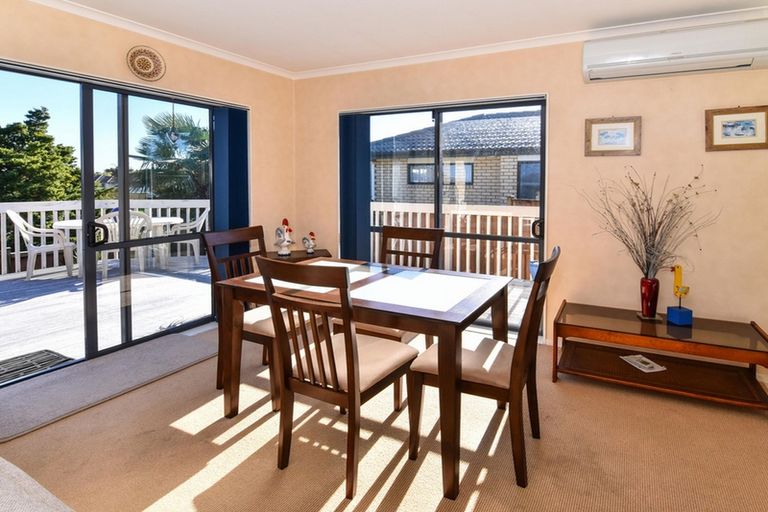 Photo of property in 3 Ashland Place, Weymouth, Auckland, 2103