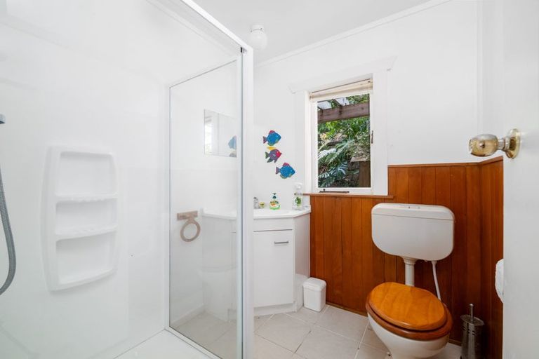 Photo of property in 6 Little Queen Street, Russell, 0202