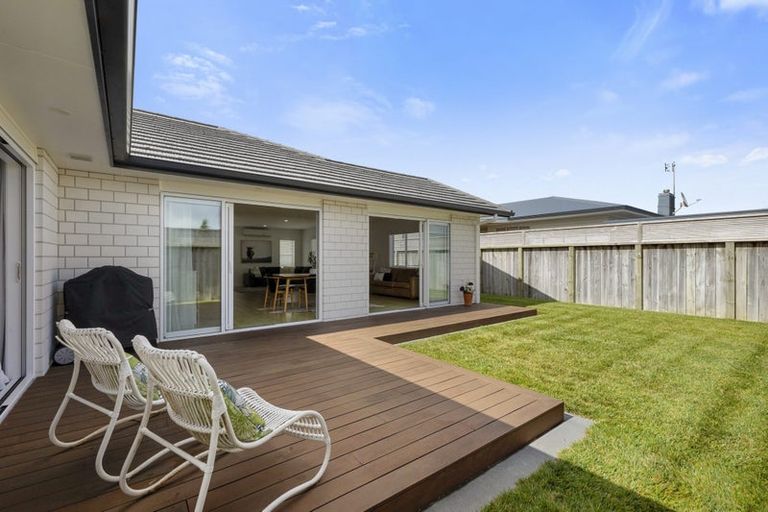 Photo of property in 6a Truby King Street, Merrilands, New Plymouth, 4312