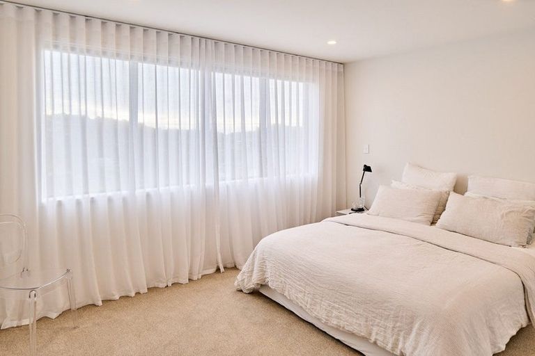 Photo of property in 33 Holystone Road, Whitby, Porirua, 5024