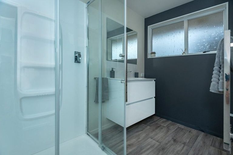 Photo of property in 16b Broadfell Avenue, Avonhead, Christchurch, 8042