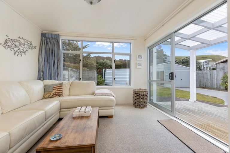 Photo of property in 14 Tamarisk Drive, Riversdale Beach, Masterton, 5872