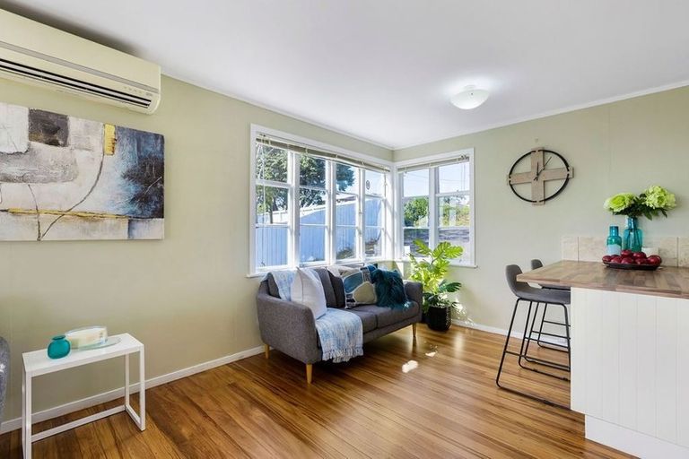 Photo of property in 52 Brightside Road, Stanmore Bay, Whangaparaoa, 0932