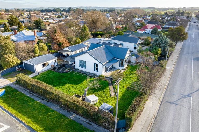 Photo of property in 102 Johnson Street, Milton, 9220