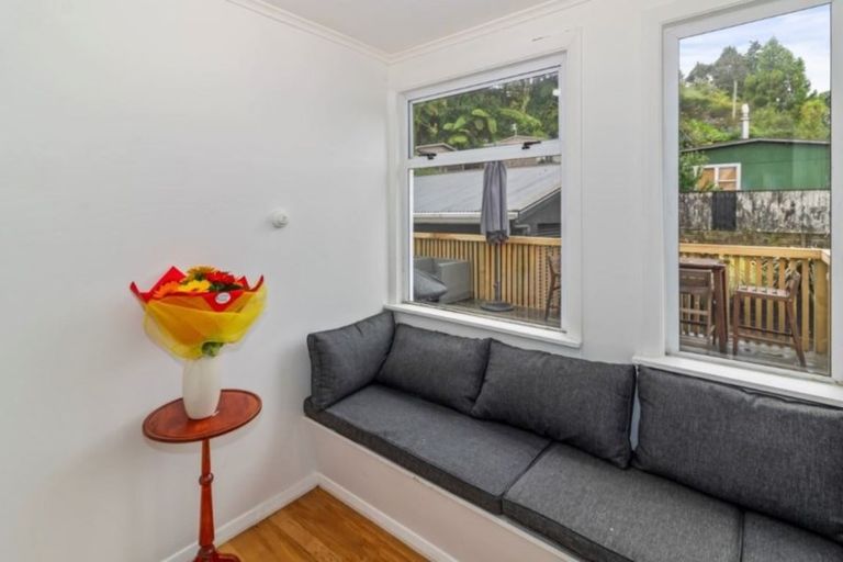 Photo of property in 120 Huatoki Street, Frankleigh Park, New Plymouth, 4310
