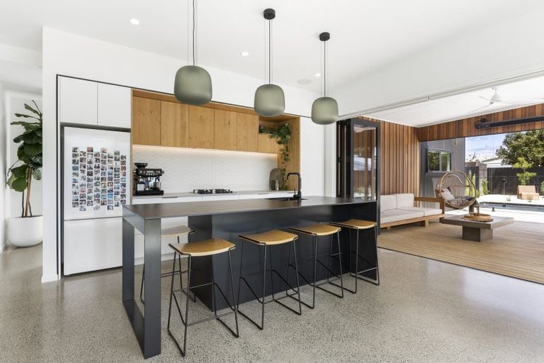 Photo of property in 221 Sylvia Road, Whangamata, 3620