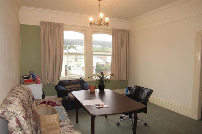 Photo of property in 2a Russell Terrace, Newtown, Wellington, 6021