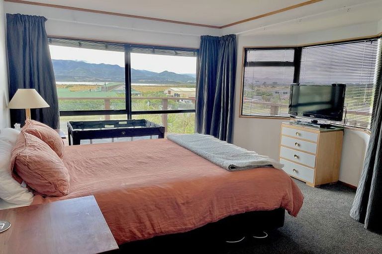 Photo of property in 98 Lake Ferry Road, Lake Ferry, Featherston, 5772