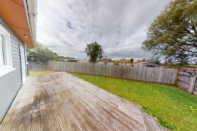 Photo of property in 6-8 Churchill Crescent, Foxton, 4814