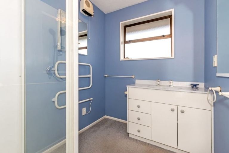 Photo of property in 9 Pyatt Place, Redwood, Christchurch, 8051