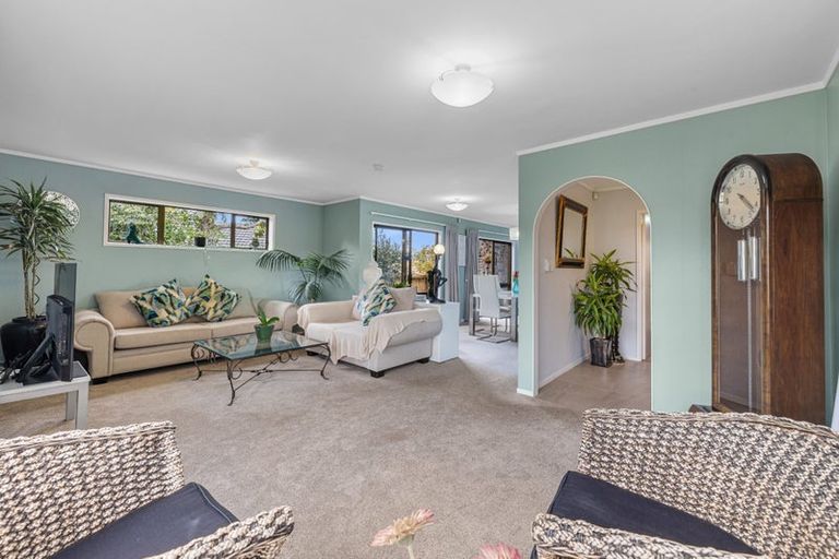 Photo of property in 6 Baronie Court, Half Moon Bay, Auckland, 2012