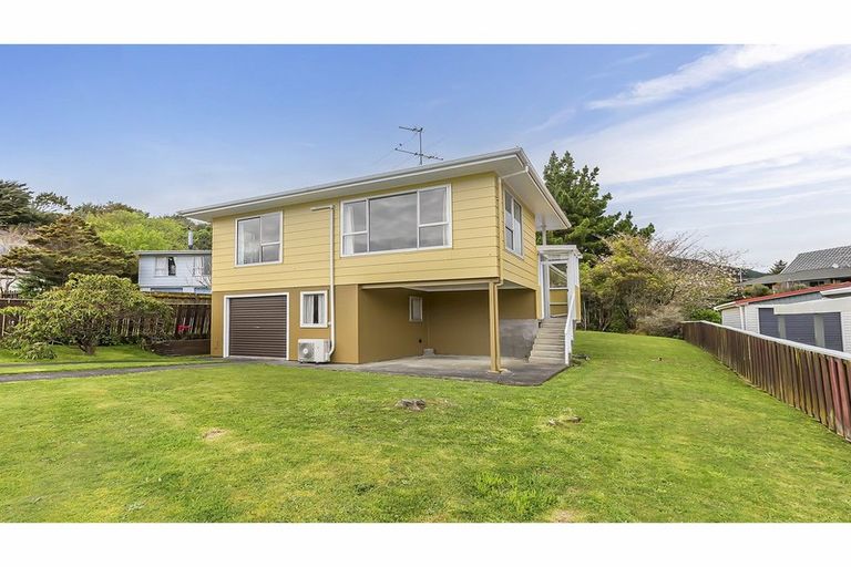 Photo of property in 64 Huanui Street, Ranui, Porirua, 5024