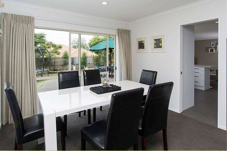 Photo of property in 10 Ambleside Drive, Northpark, Auckland, 2013