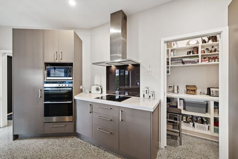 Photo of property in 14 Hamon Place, Pukehangi, Rotorua, 3015