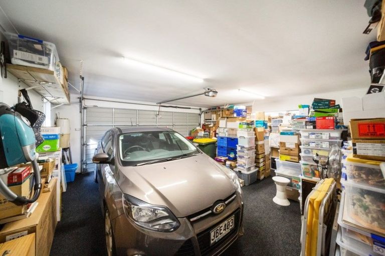 Photo of property in 12 Shelter Grove, Frankleigh Park, New Plymouth, 4310