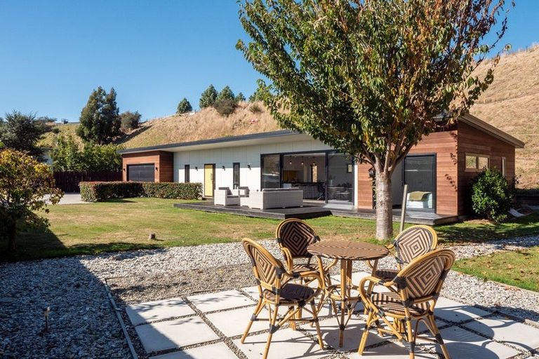 Photo of property in 72 Risinghurst Terrace, Lower Shotover, Queenstown, 9304