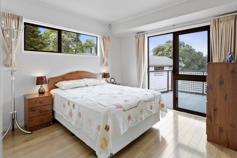 Photo of property in 30 Mannering Place, Hillcrest, Auckland, 0627