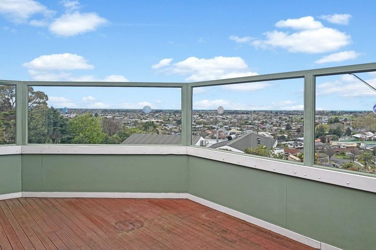 Photo of property in 2/89 Churchill Drive, Taradale, Napier, 4112