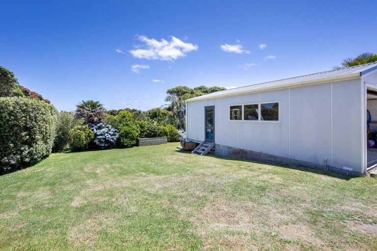 Photo of property in 6 Sea View Road, Baylys Beach, Dargaville, 0377